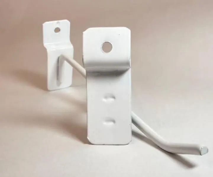 30 Ganchos para painel canelado 15cm branco - Foto 4