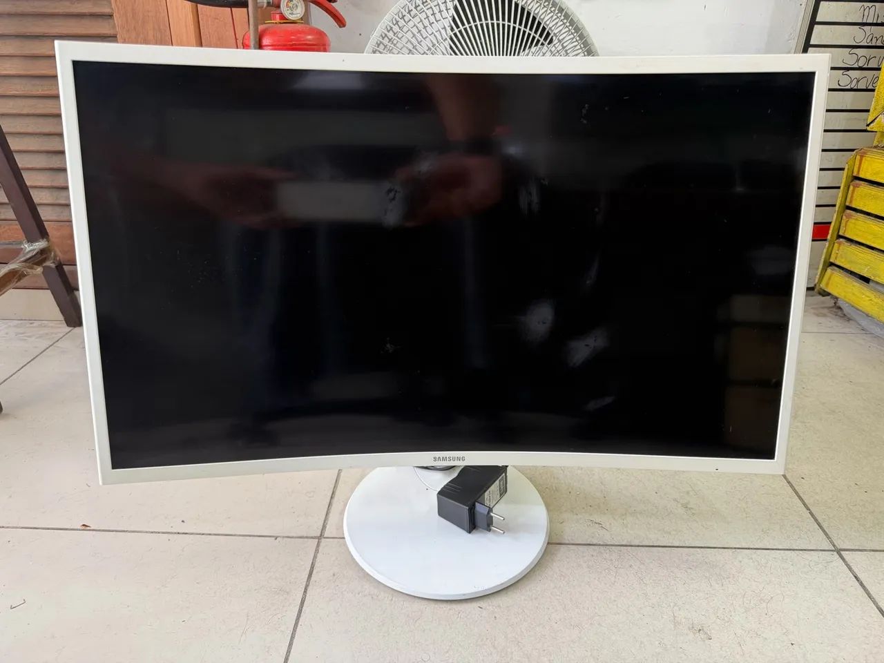 Monitor Samsumg 32 polegadas tela curva Gamer  - Foto 3