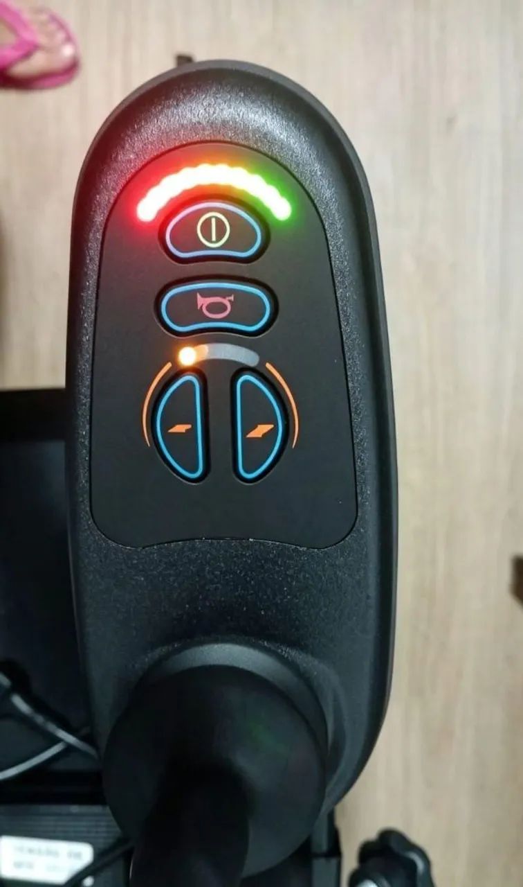 Cadeira motorizada Ortobras E5 NOVA - nunca utilizada R$3000 - Foto 2