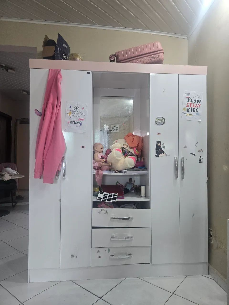 Guarda roupa 4 portas com espelho infantil