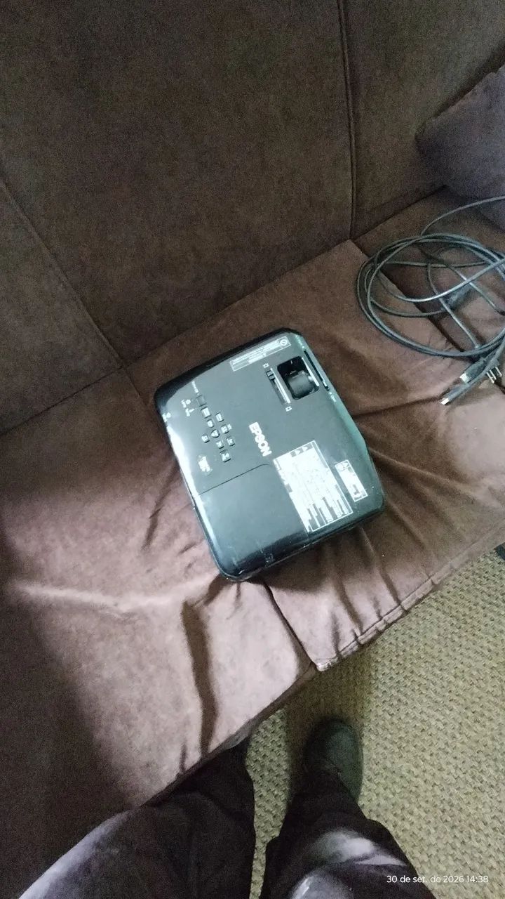 Vendo projetor Epson s18+ - Foto 3