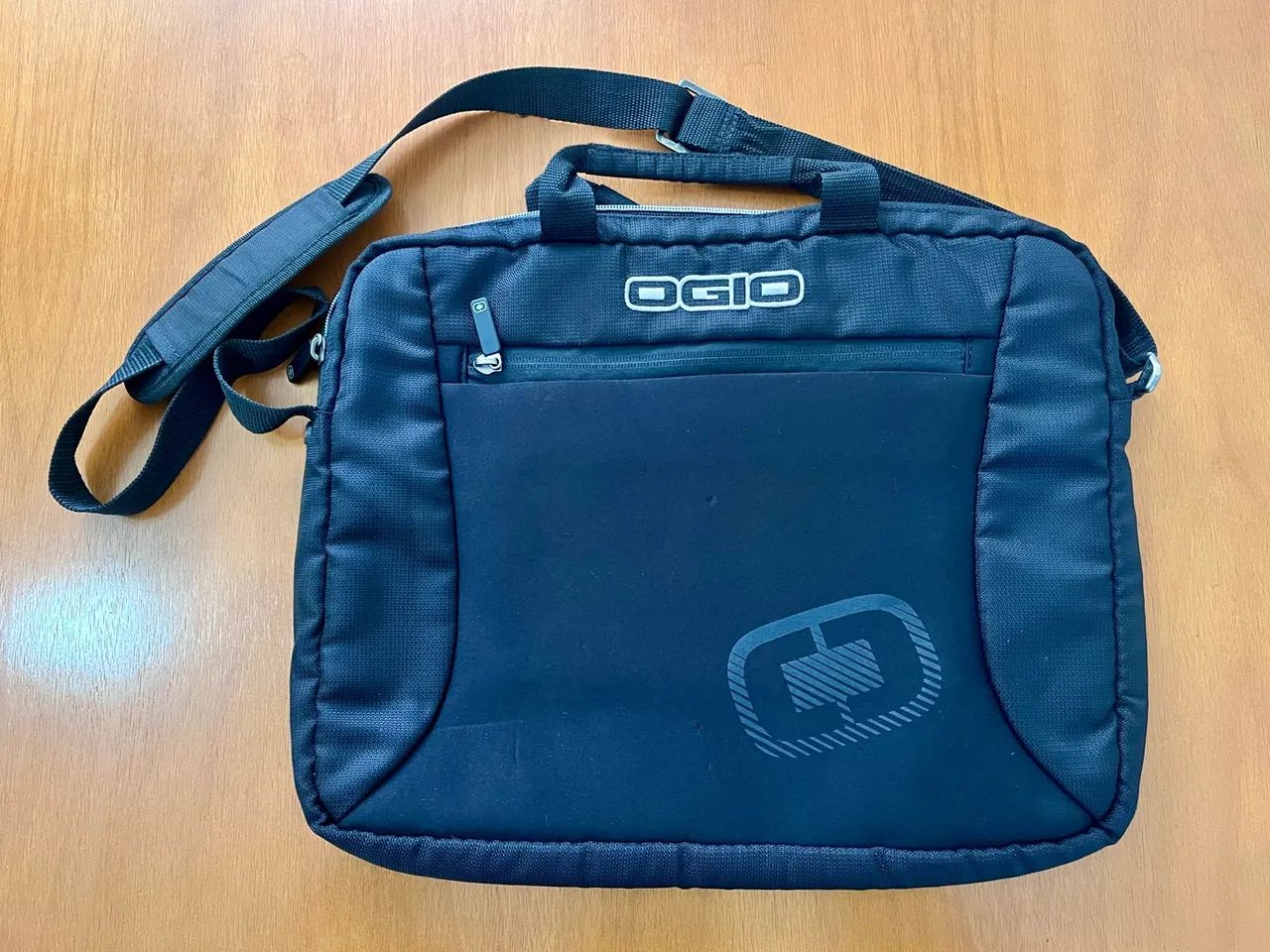 Bolsa pasta preta da Ogio para notebook 