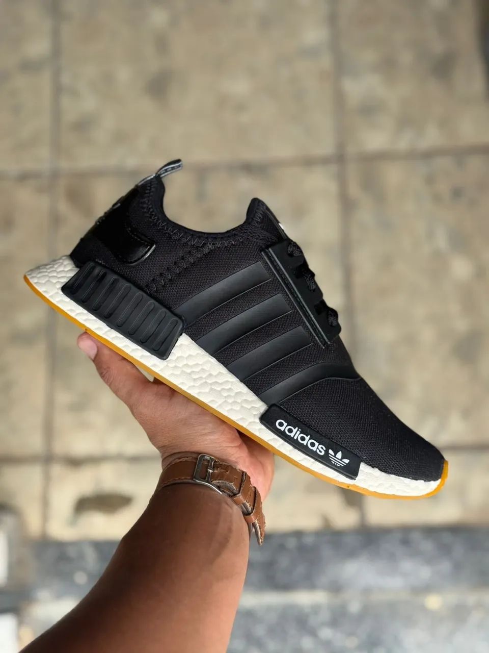 adidas gazelle silver green womens Tnis Adidas NMD R1 W Feminino Bege/Rosa  NewSkull