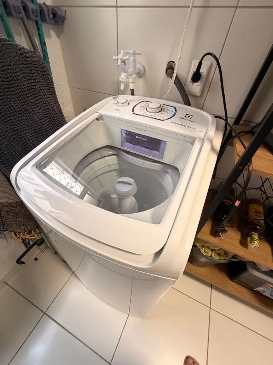 Máquina de lavar roupas seminova 220v Electrolux Essential Care LES11 2024