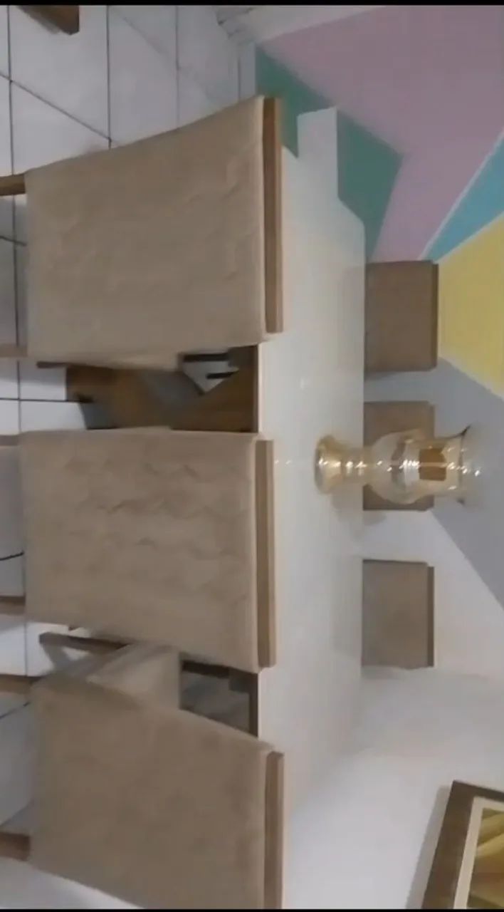 Mesa com designer elegante 