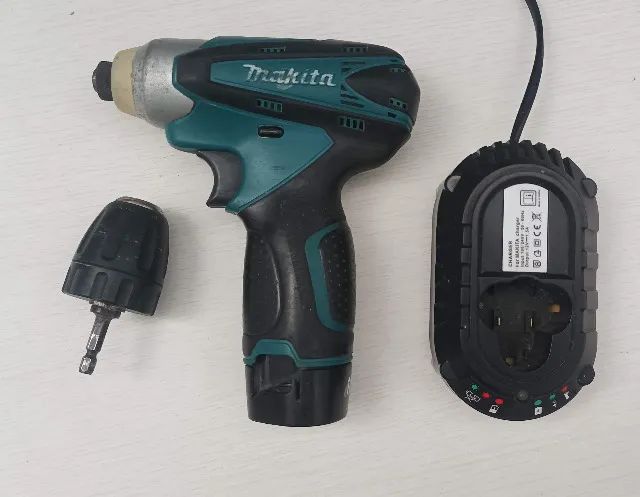 Parafusadeira Makita TD090D