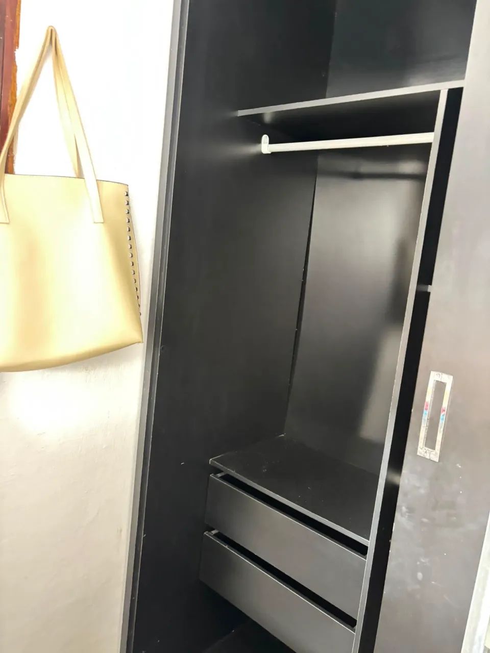 GUARDA-ROUPA CASAL COM ESPELHO E 4 GAVETAS - R$ 650 - Foto 2