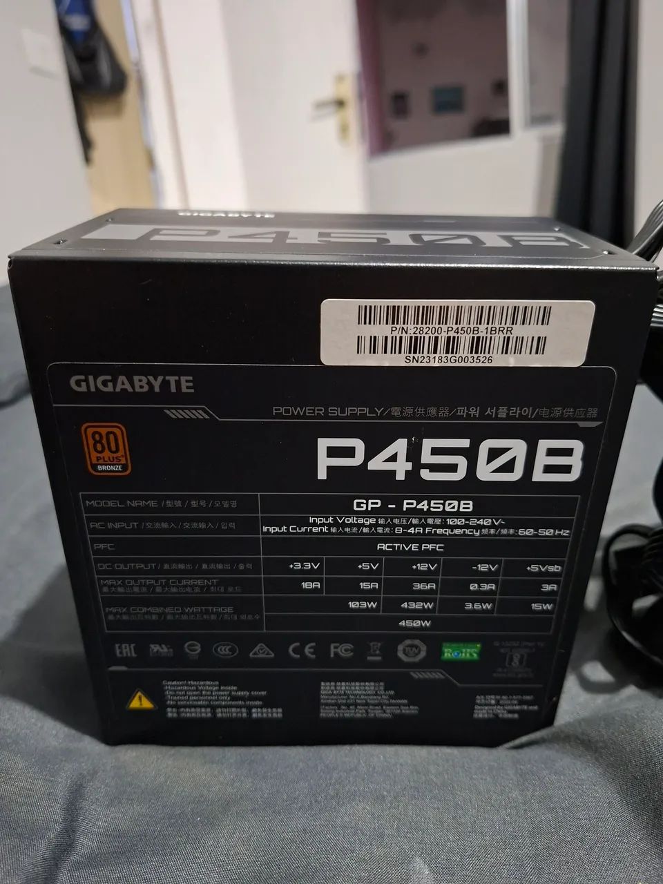 Fonte GIGABYTE 450W (não funciona)