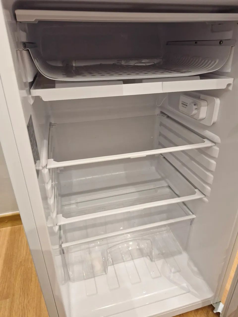 Frigobar Electrolux  122 L 110v Modelo: Em120 - Foto 3