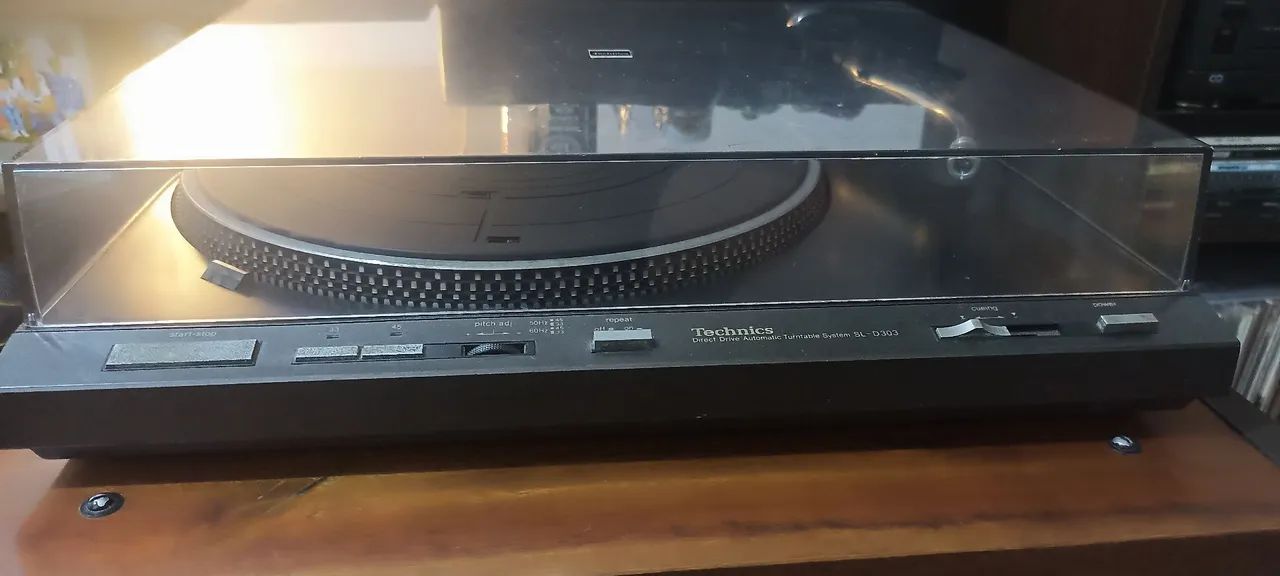 Toca disco Technics SL D303