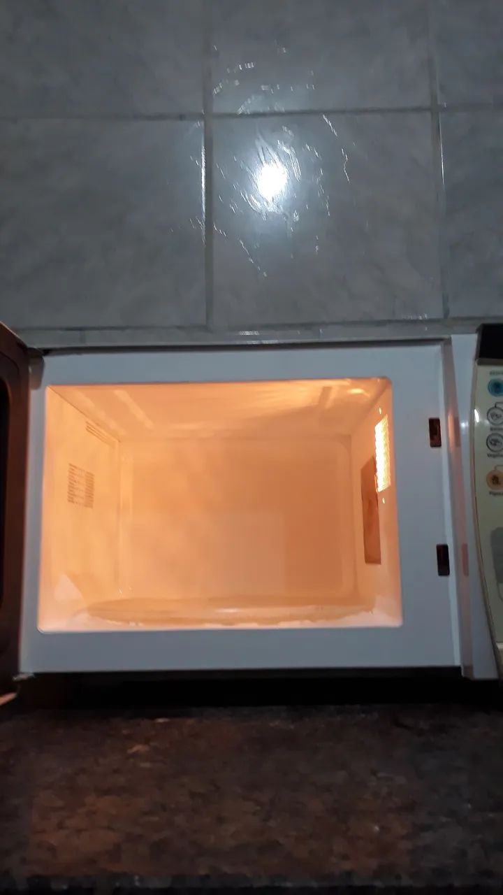 Microondas Electrolux 20 litros funcionando perfeitamente.  - Foto 5