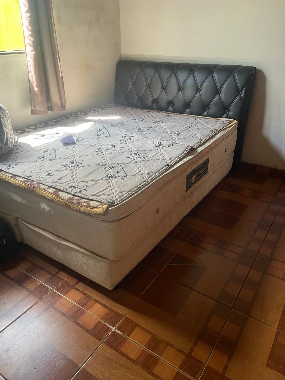 Queen size Cabeceira+ cama box 