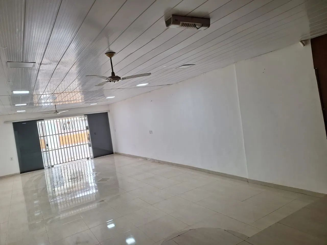 Alugue-se para igreja 