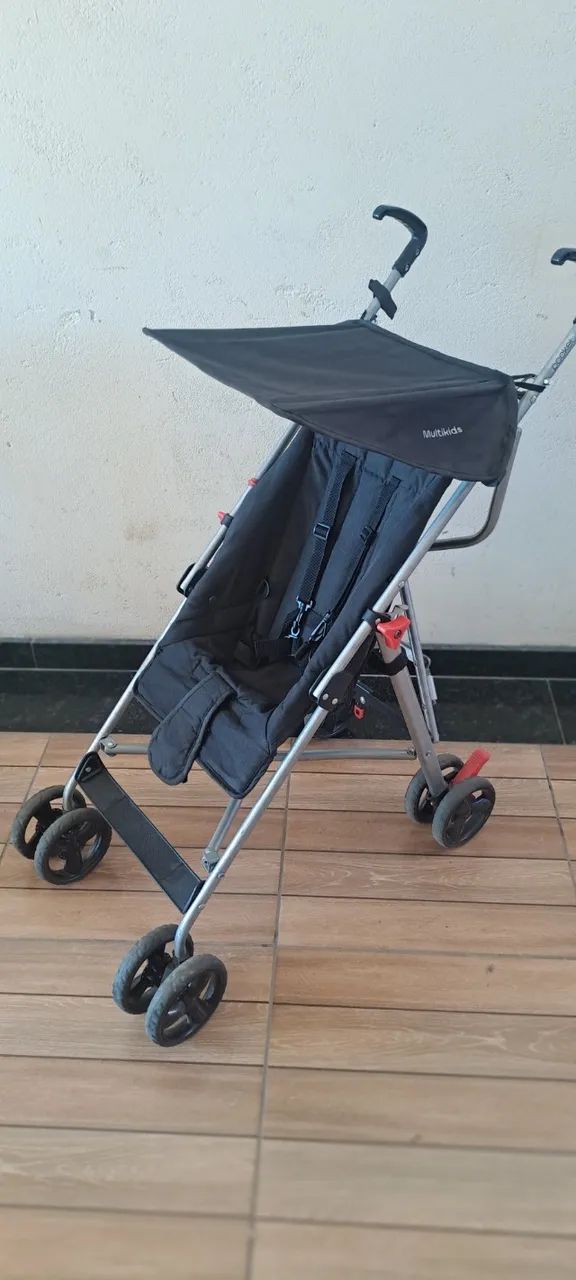 Carrinho de Bebê Guarda Chuva