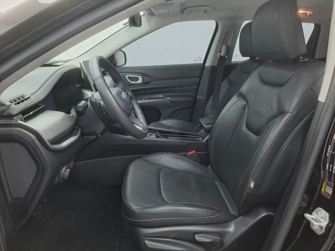 Jeep Compass LONG. T270 1.3 TB 4x2 Flex Aut., foto 16 de 18