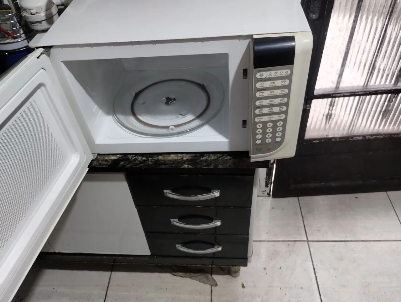 Microondas Electrolux 31 litros  - Foto 4
