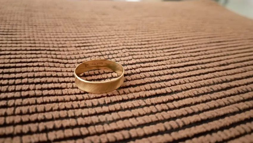 Aliança Ouro 18k Diamantada Reta 4mm  - Foto 5