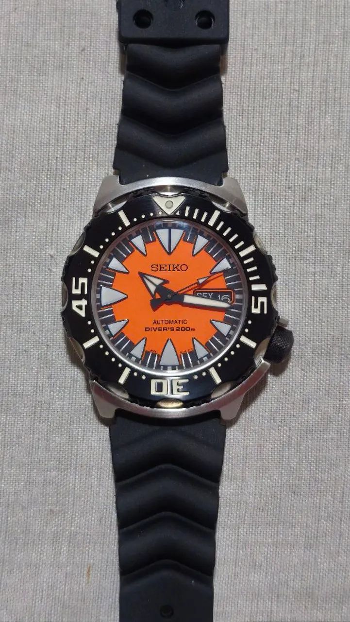Seiko Propex Monster Black Orange Driver 200m Automático.