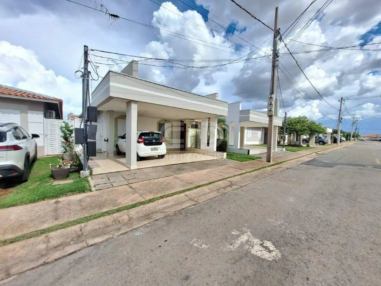 Casa com 3 Quartos no Condomínio Rio Coxipó