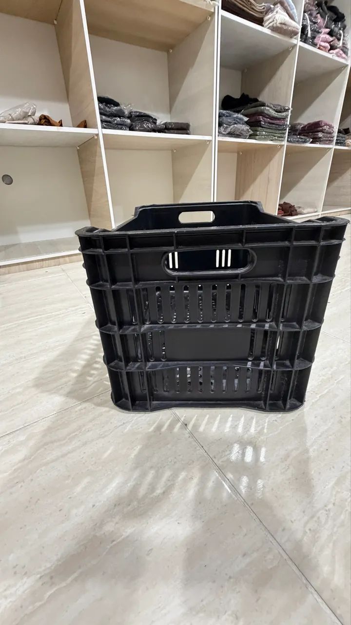 Caixa de plástico 52L - Foto 2