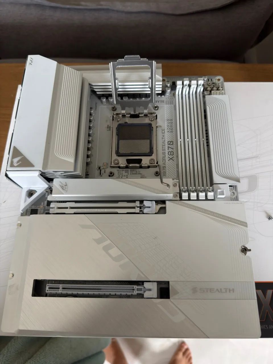 PLACA MÃE X870 AORUS STEALTH ICE  - Foto 4