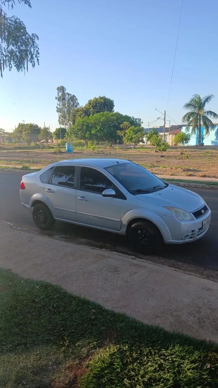 Ford Fiesta Fiesta Sedan 1.0 8V Flex 4p 2008