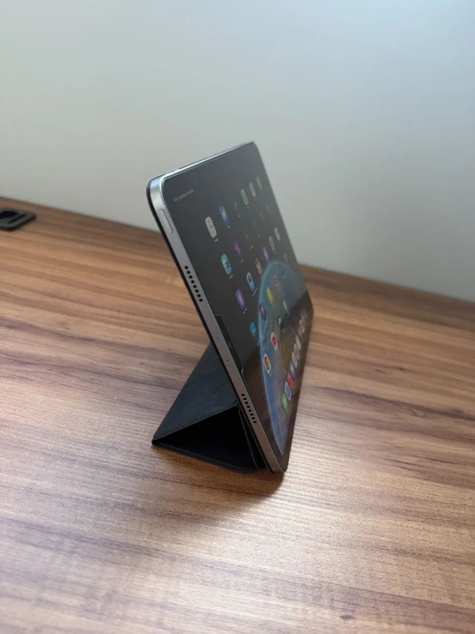 Tablet Apple - iPad Pro 11" M2 256GB + Magic Keyboard + Smart Folio - Foto 4