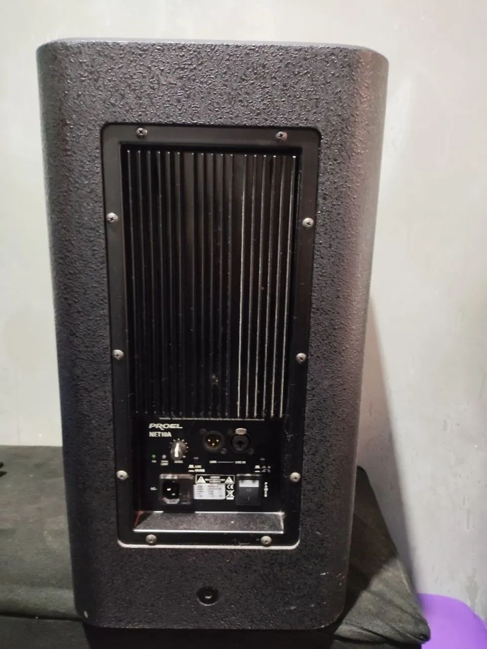 Vendo caixa de som amplificada profissional  - Foto 2