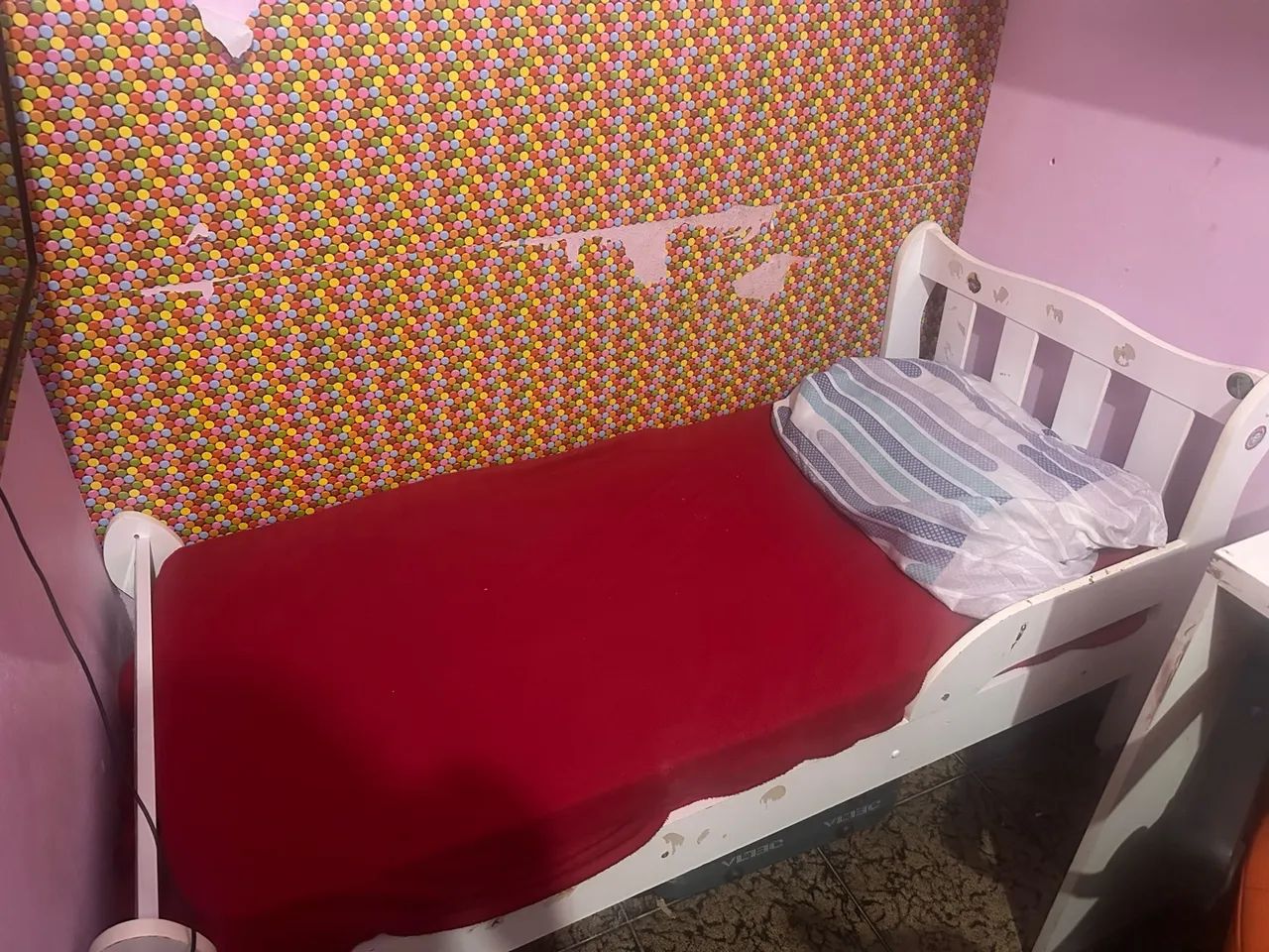Cama infantil com colchão 