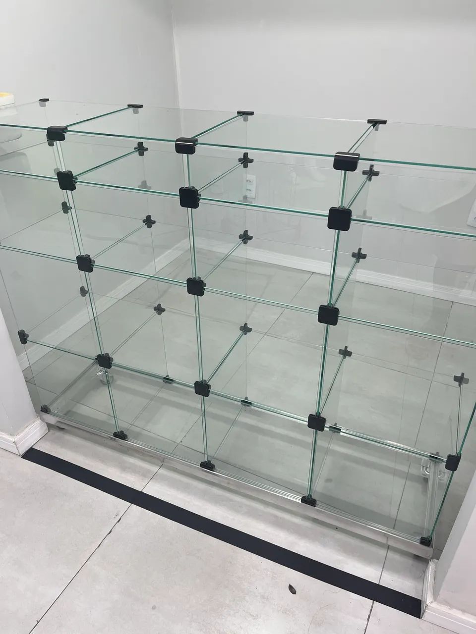 Vendo balcão  td em vidro  - Foto 2