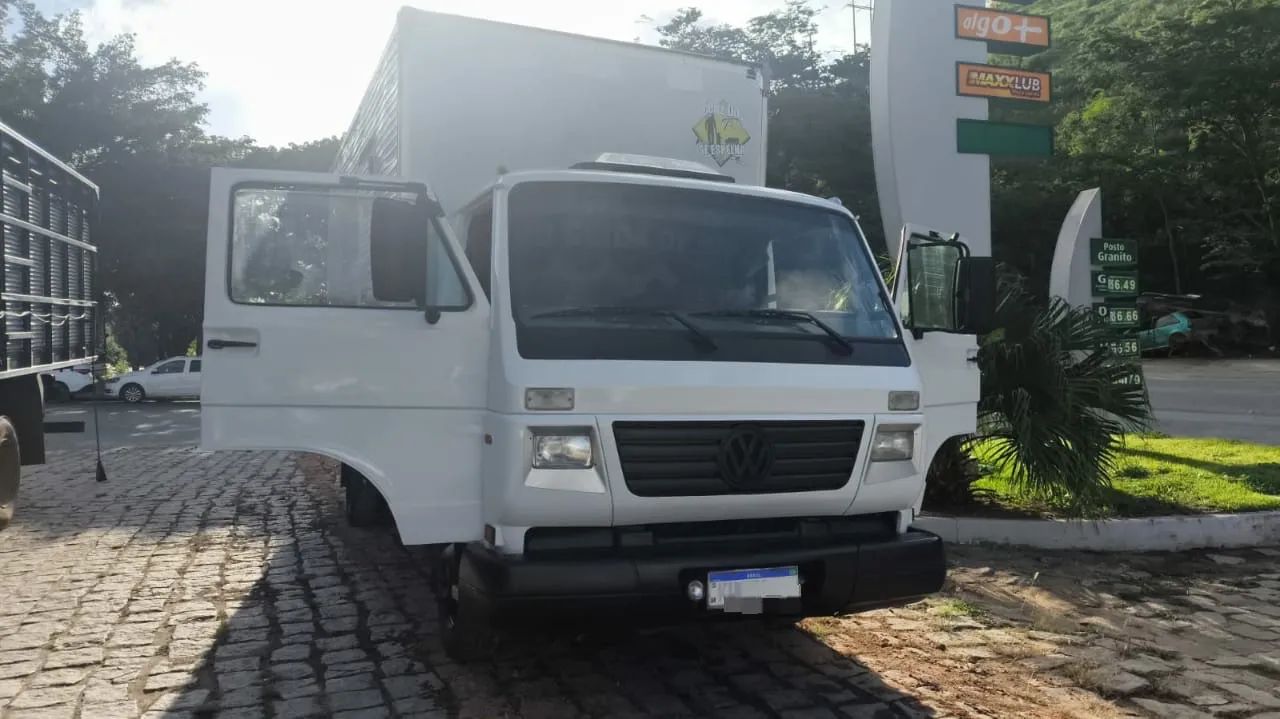 Caminhão 3/4 Baú 