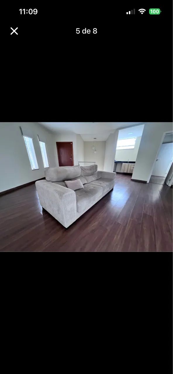 Sofa em tecido bege