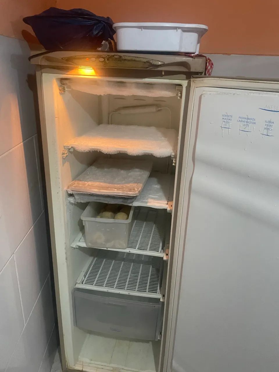 Freezer vertical Continental