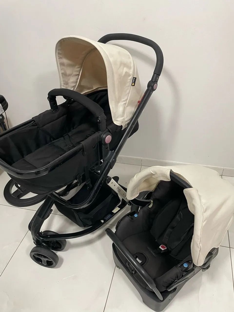 Carrinho de bebê + bebê conforto 