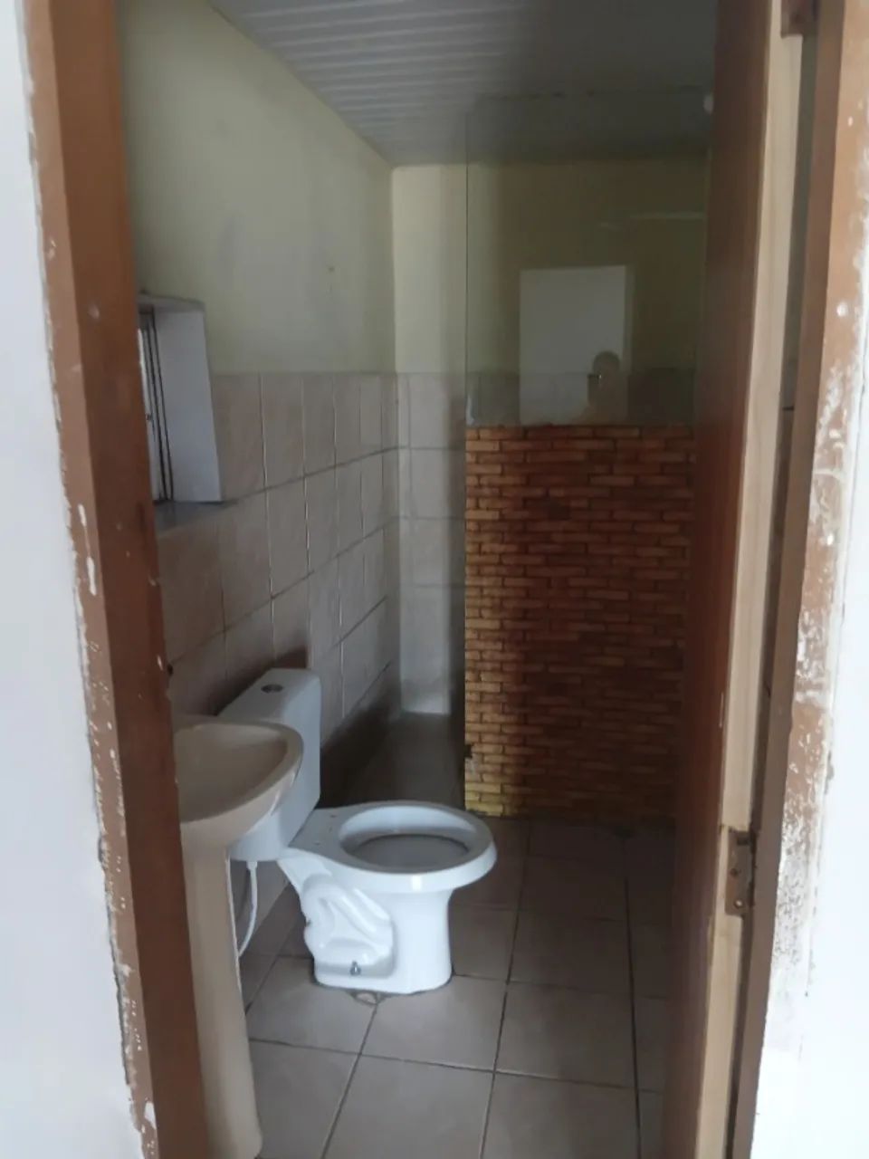 Aluga casa No Planalto.Garagem pra carro  - Foto 5