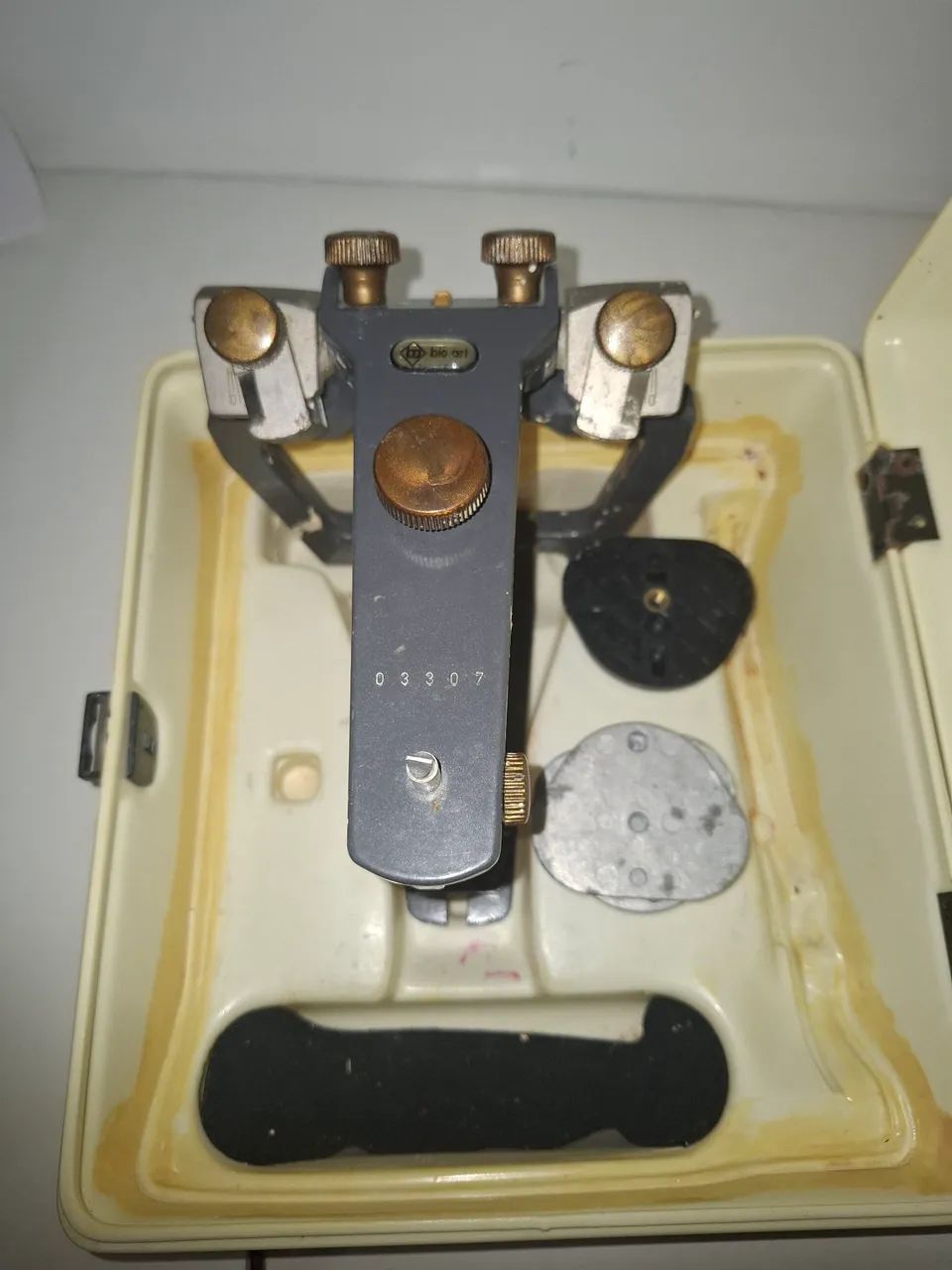 Articulador de prótese Bioart.  Pouco utilizado.  