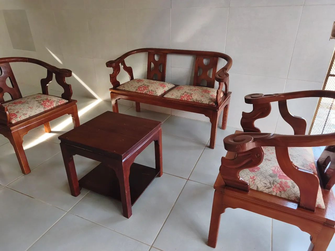 Jogo de área de madeira envernizada  - Foto 4