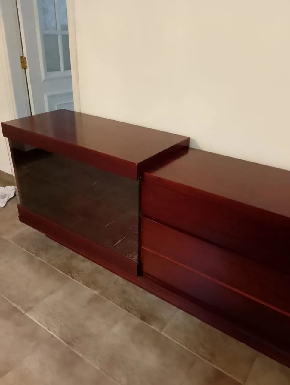 Buffet de madeira maciça 