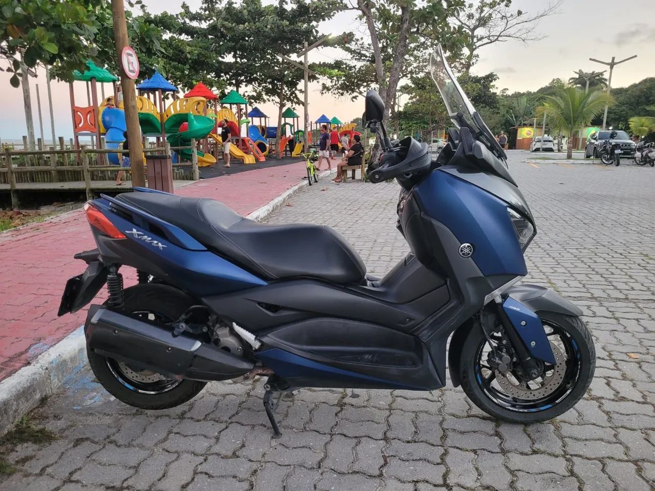 Yamaha X-Max  - Foto 2
