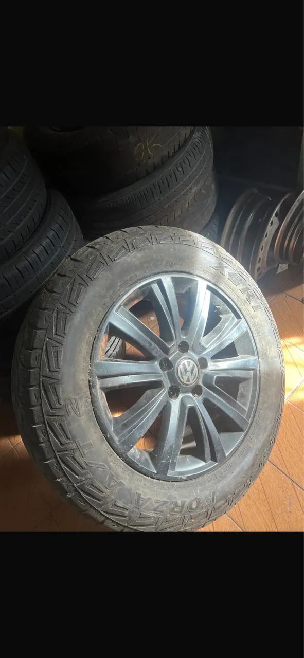 Roda com pneu Amarok aro 18