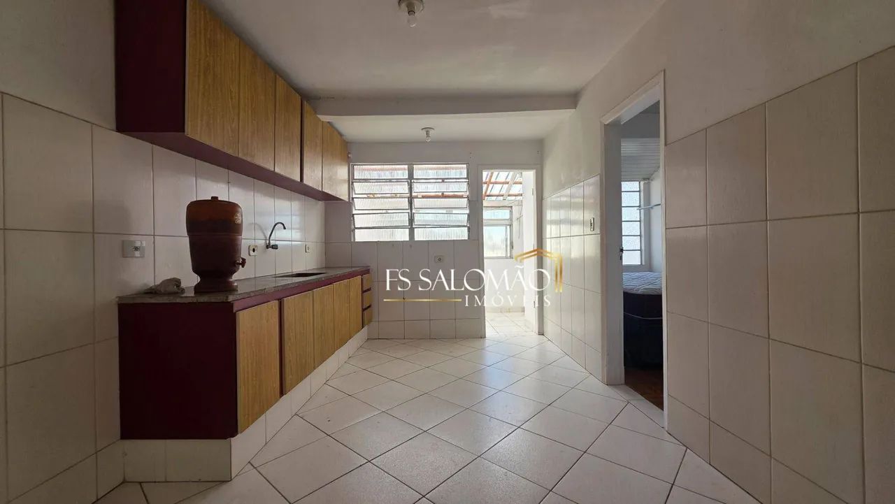 Casa com potencial para reforma e para renda - Foto 4
