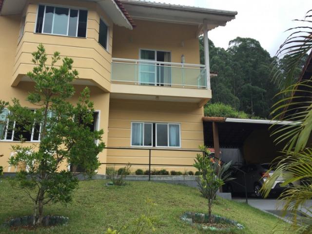 Linda residência com 3 quartos no Cônego NF/RJ
