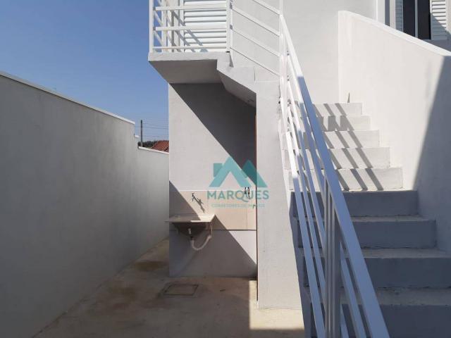 Casas sobrepostas, entradas individuais e quintal individual no vitória vale - Foto 8
