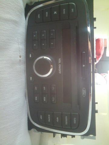 Abaixou o preço d 450 por 350 Som altomotivo ford focus original na caixa