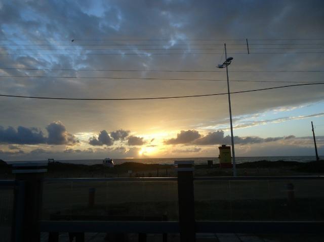 Sobrado Enseada frente para o mar com piscina - Foto 14
