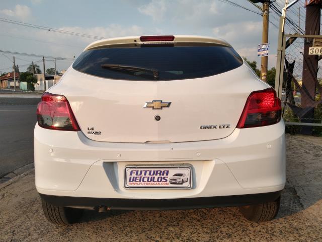 ONIX 2015/2015 1.4 MPFI LTZ 8V FLEX 4P MANUAL - Foto 5