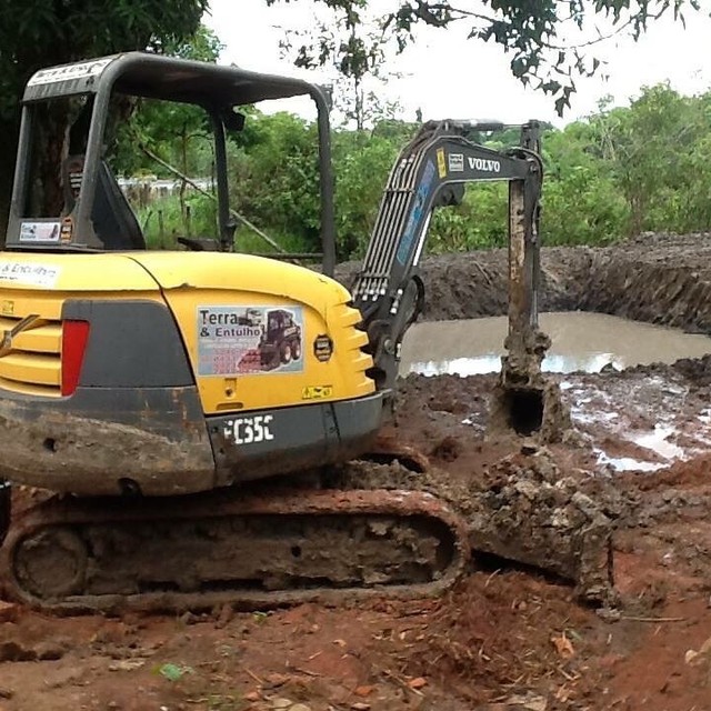 Bobcat para limpeza de lotes  - Foto 4