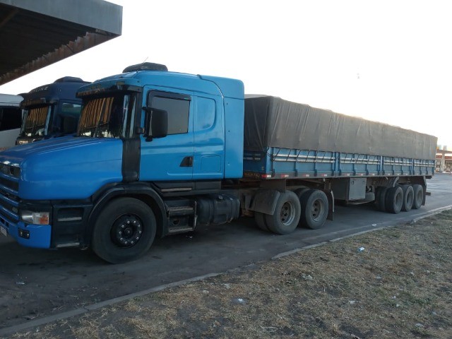 VENDE-SE CARRETA SCANIA 2001