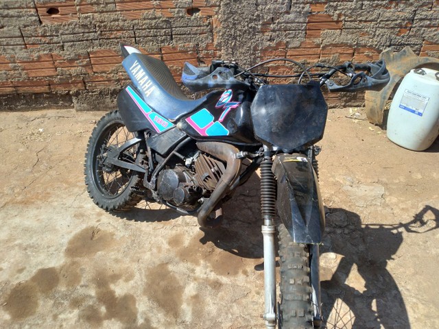 VENDO MOTO DE TRILHA