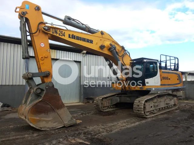 Escavadeira Liebherr R 966 ótima